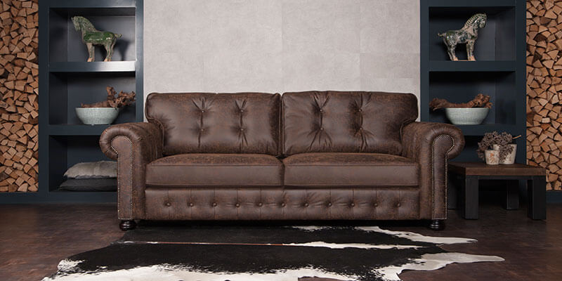 Donkere kleuren creëren een gezellige, warme sfeer.